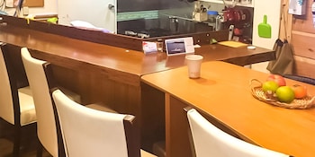 guest house shirahama r cafe caters to women