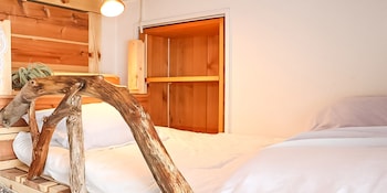 guest house shirahama r cafe caters to women