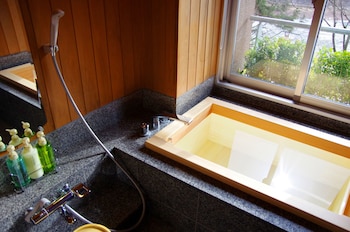gero onsen yukyunohana