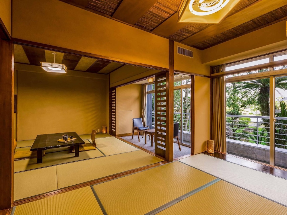 yukai resort shirahama saichoraku