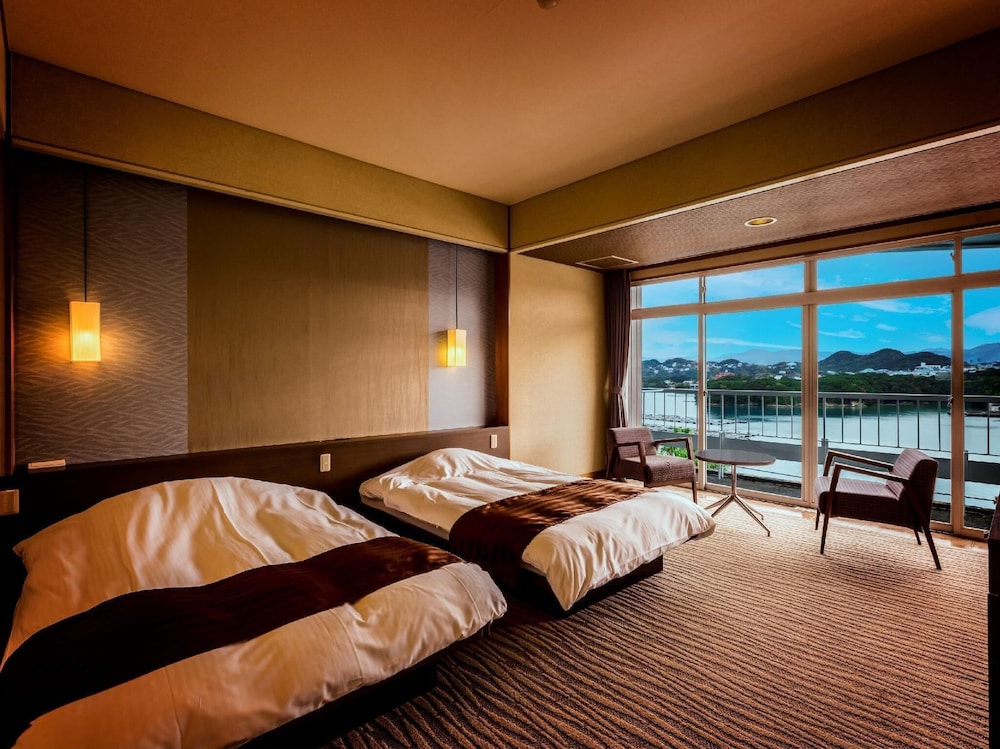 yukai resort shirahama saichoraku