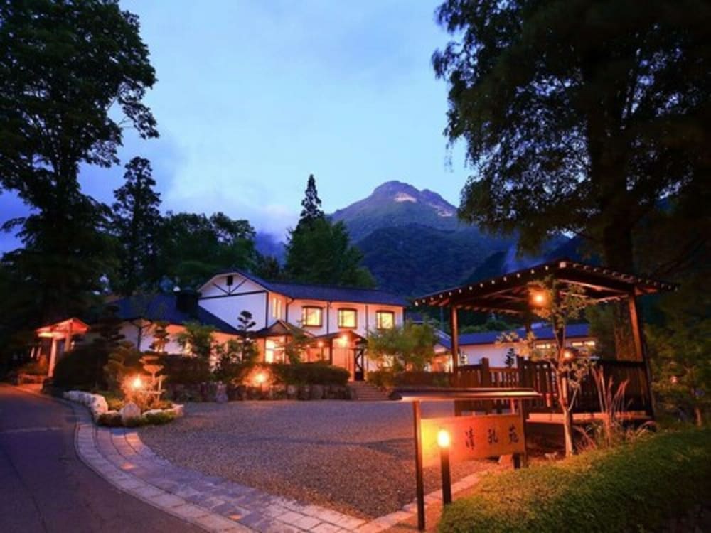 yufuin ryokan seikoen
