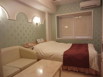 hotel hyper noah adults only