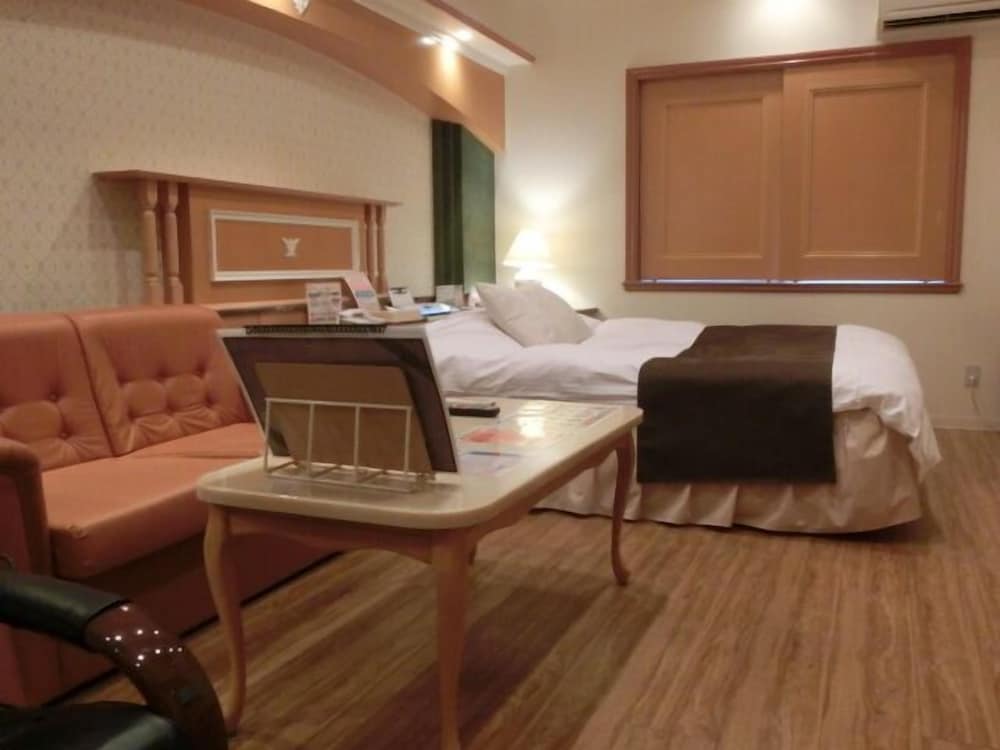 hotel hyper noah adults only