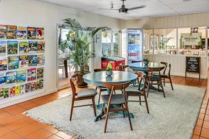 Coral Tree Inn,Kuranda>>Cairns,4 star