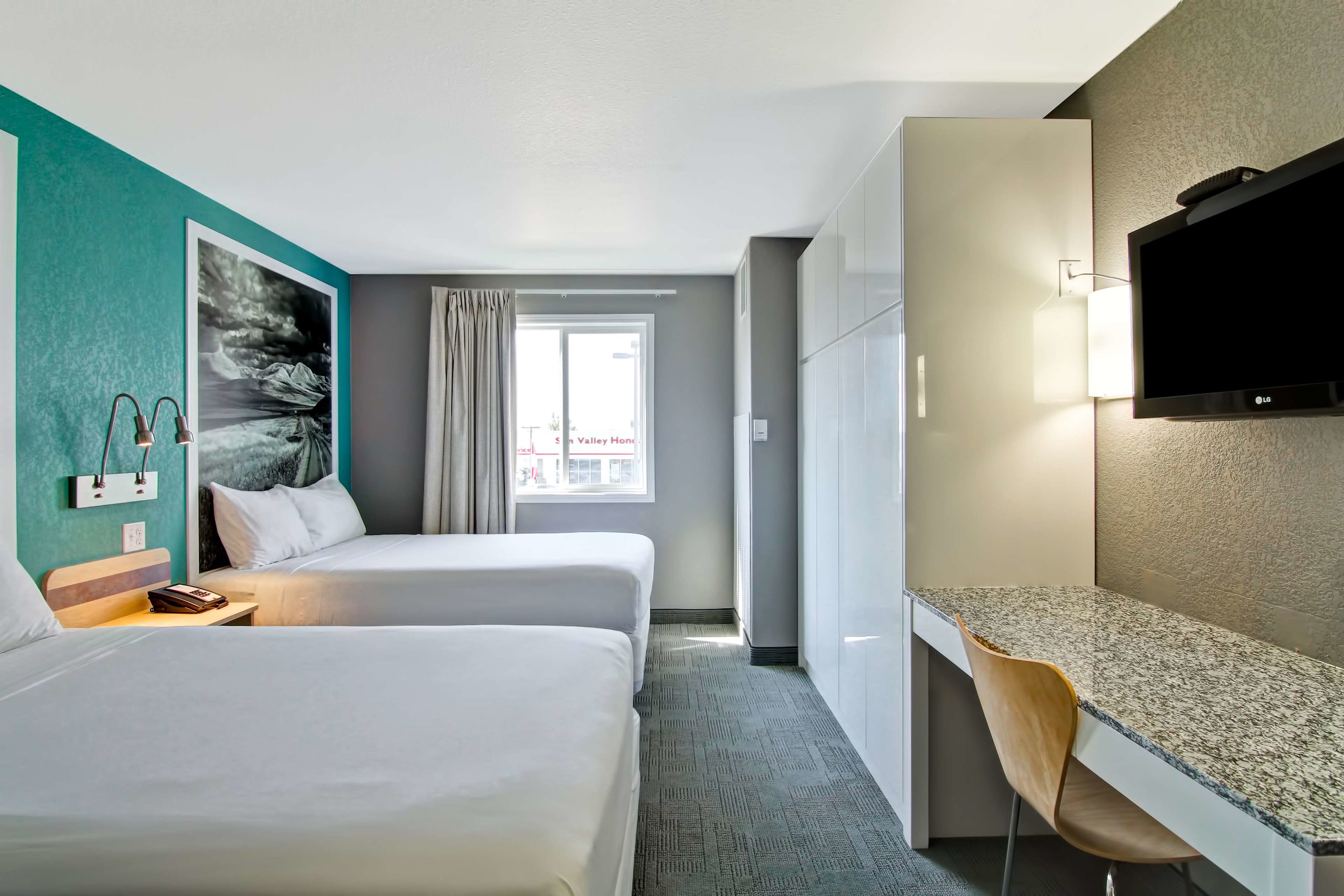 home inn express medicine hat