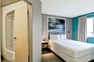 Home Inn Express - Medicine Hat,Alberta>>Medicine Hat,2 star