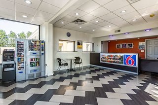 motel 6 elizabeth nj newark liberty intl airport