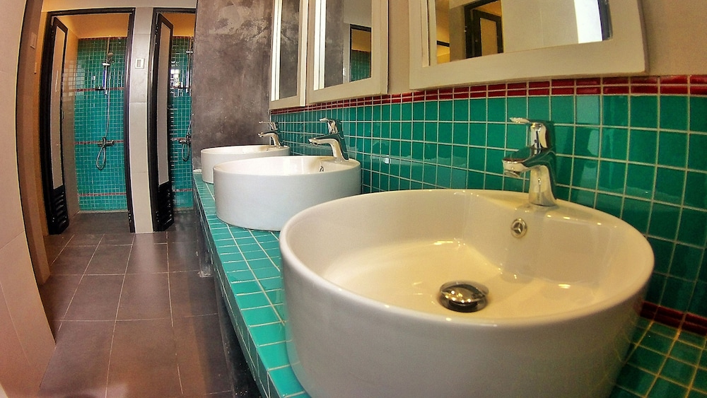 clock inn dehiwala hostel