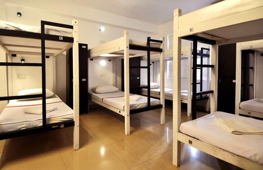 clock inn dehiwala hostel