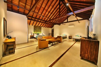 r degrees ambalangoda