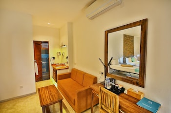 r degrees ambalangoda