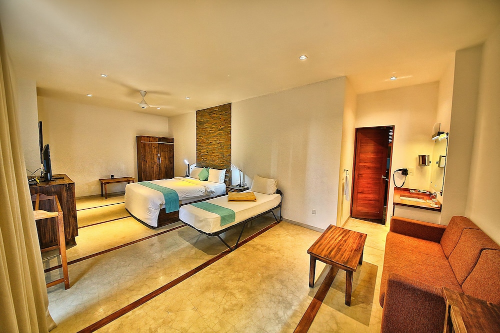 r degrees ambalangoda