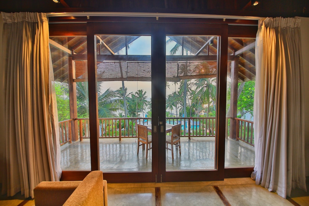 r degrees ambalangoda