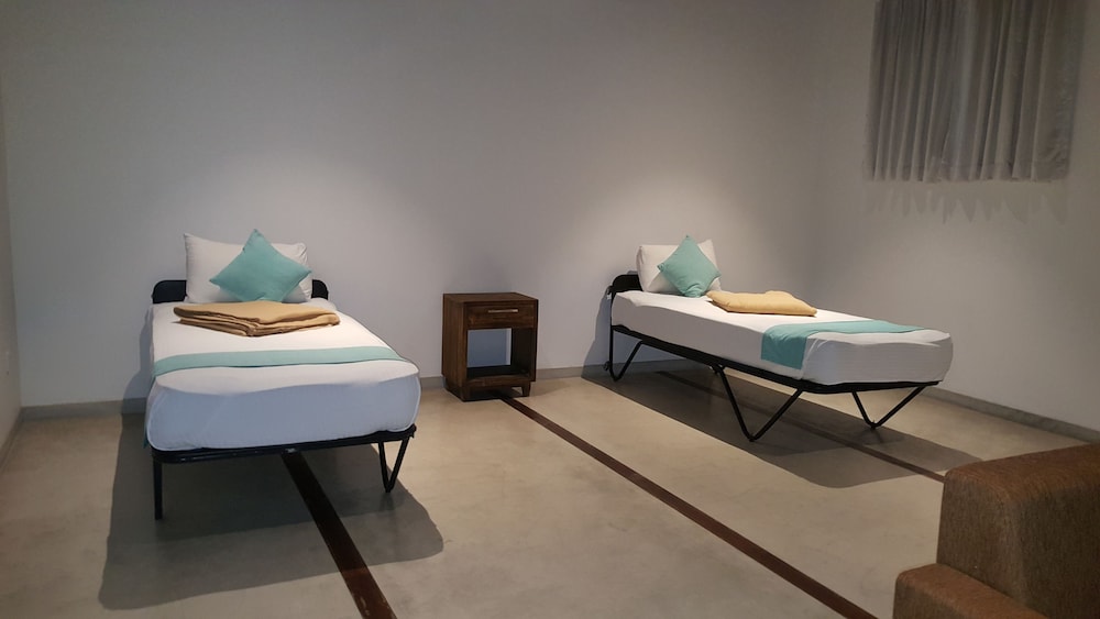 r degrees ambalangoda