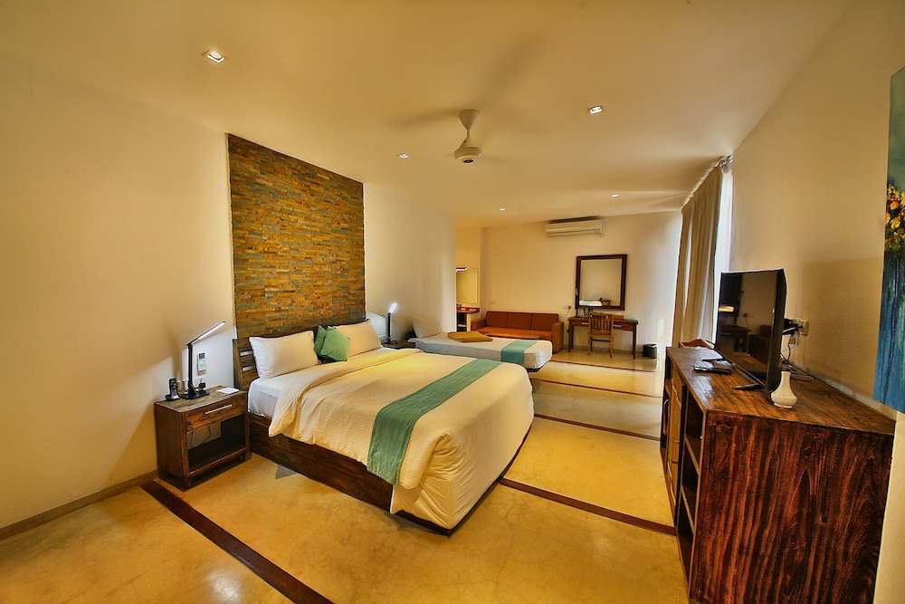 r degrees ambalangoda