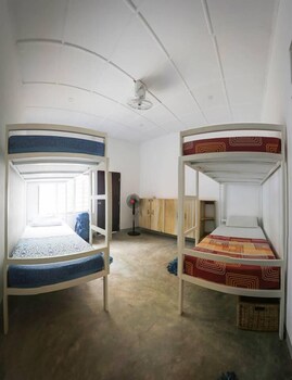 hostel first mirissa