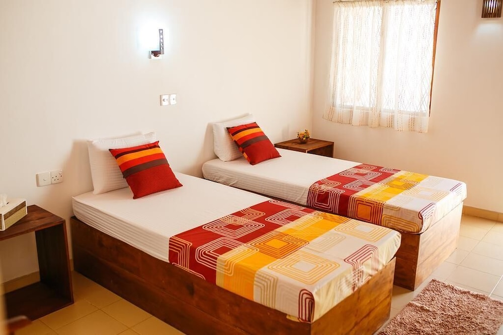 hostel first mirissa