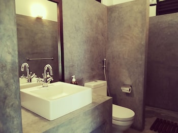 laras place unawatuna