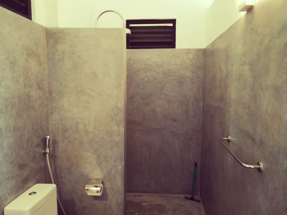 laras place unawatuna