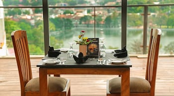 oak ray heritage hotel