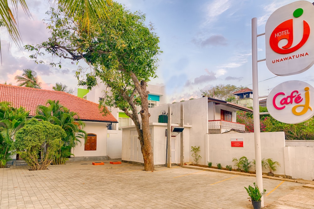 hotel j unawatuna