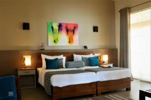 twenty two weligambay