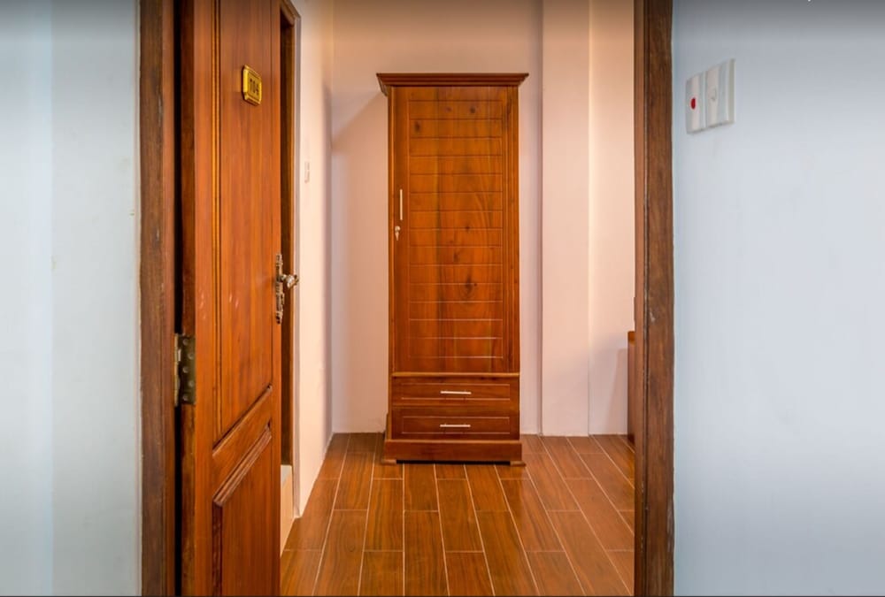 metro port city hotel