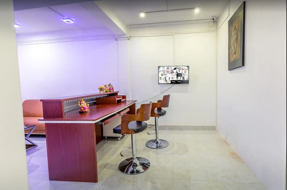 metro port city hotel