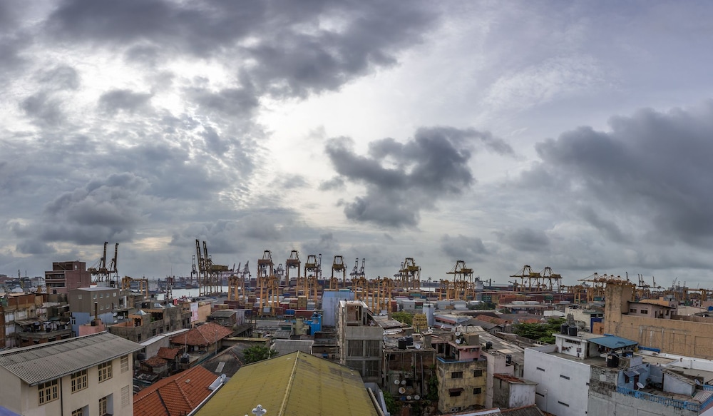 metro port city hotel