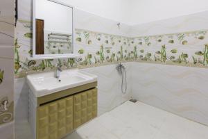 metro port city hotel