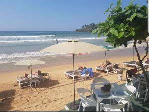 Villa Surf Beach,Padinnoruwa>>Galle,3 star