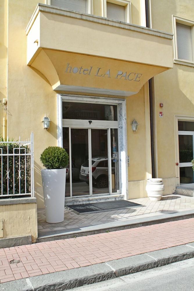 hotel la pace