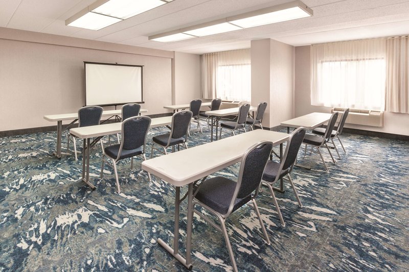 la quinta inn and suites by wyndham philadelphia airport