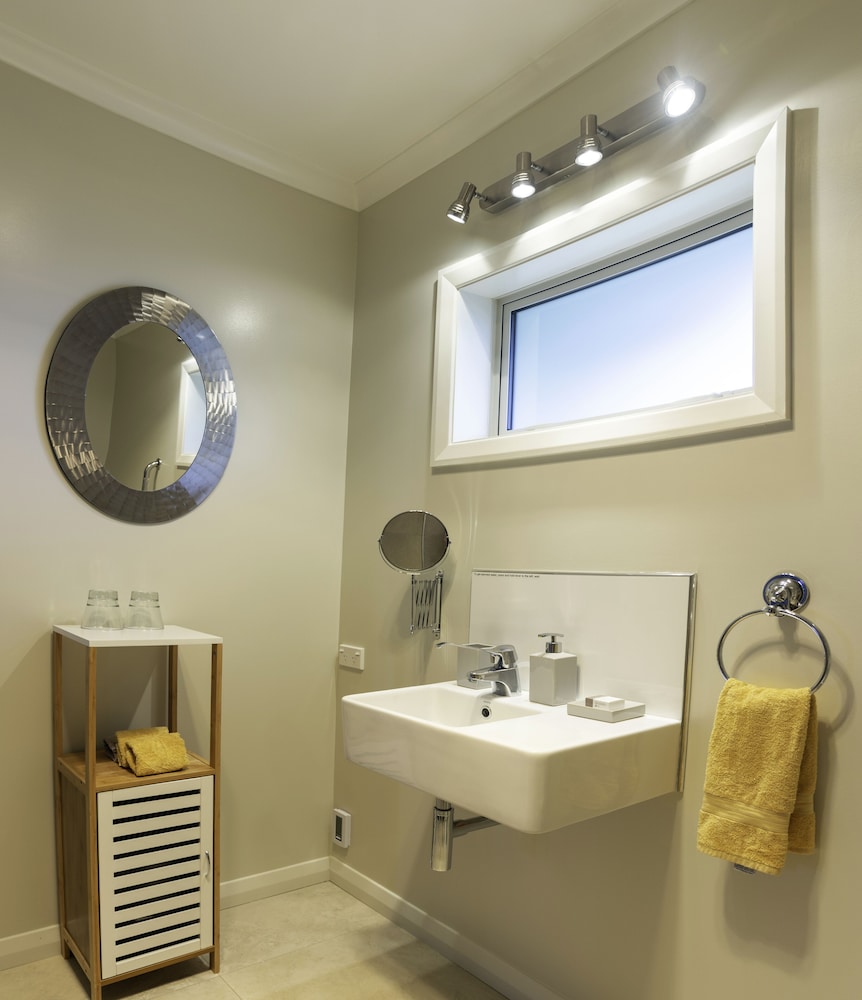 ribbonwood country house