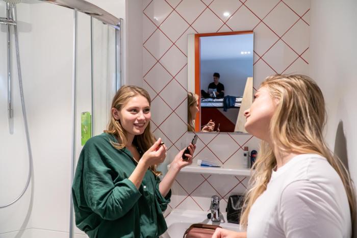 via amsterdam hostel