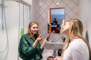 via amsterdam hostel