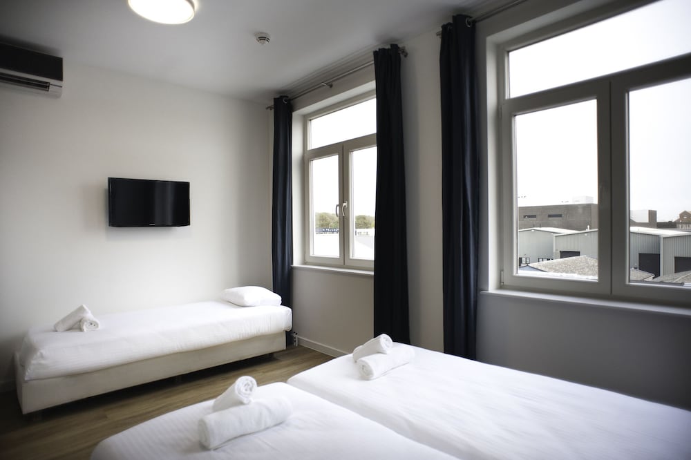 i hotel