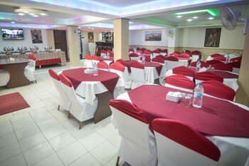 hotel shivam plaza