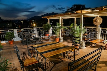 hotel himalayan oasis