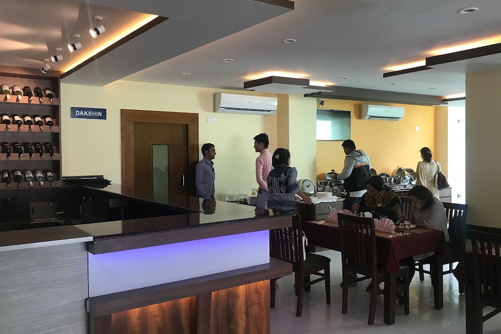 kaveri inn