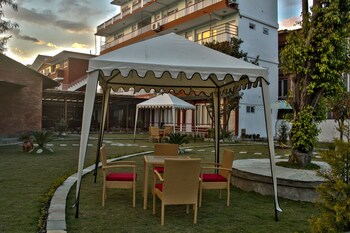 sampada garden resort