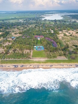 aprota villas arugambay