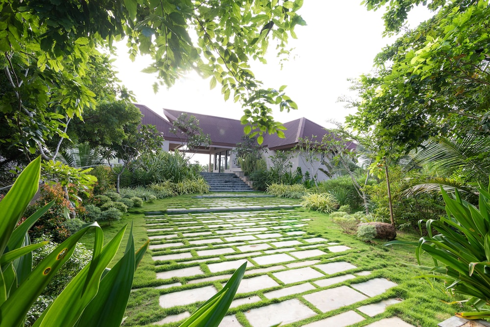 aprota villas arugambay