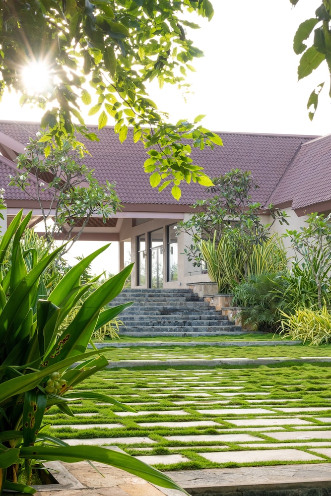 aprota villas arugambay