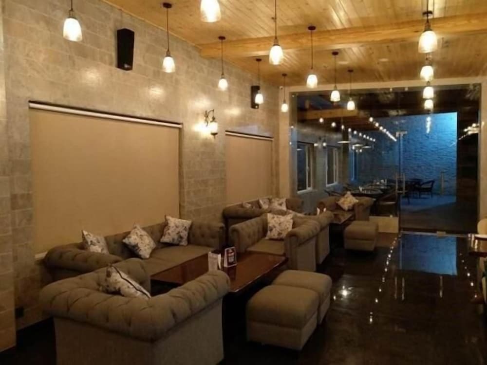 hotel grand maple