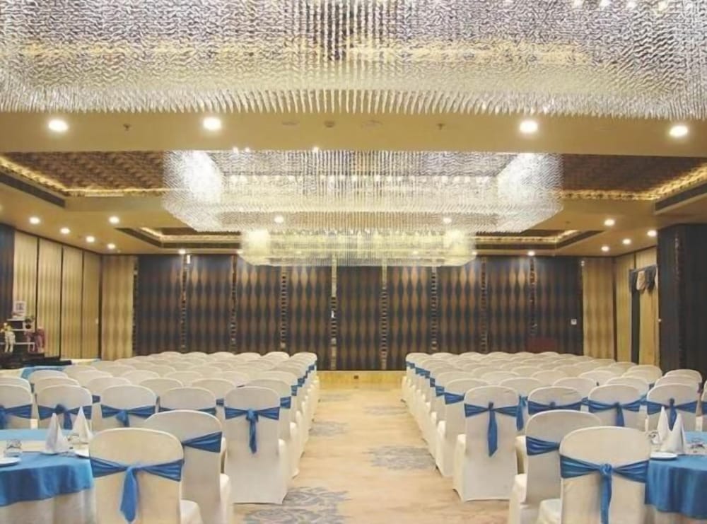 hotel grand maple