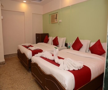 Anil Guest House,Santacruz,2 star