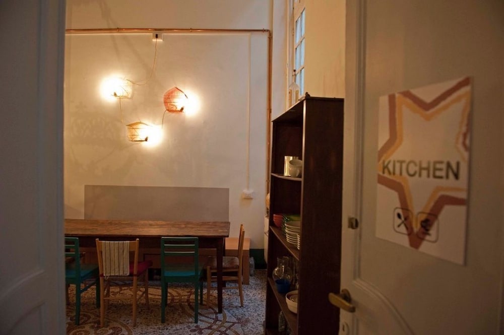 ostellin genova hostel