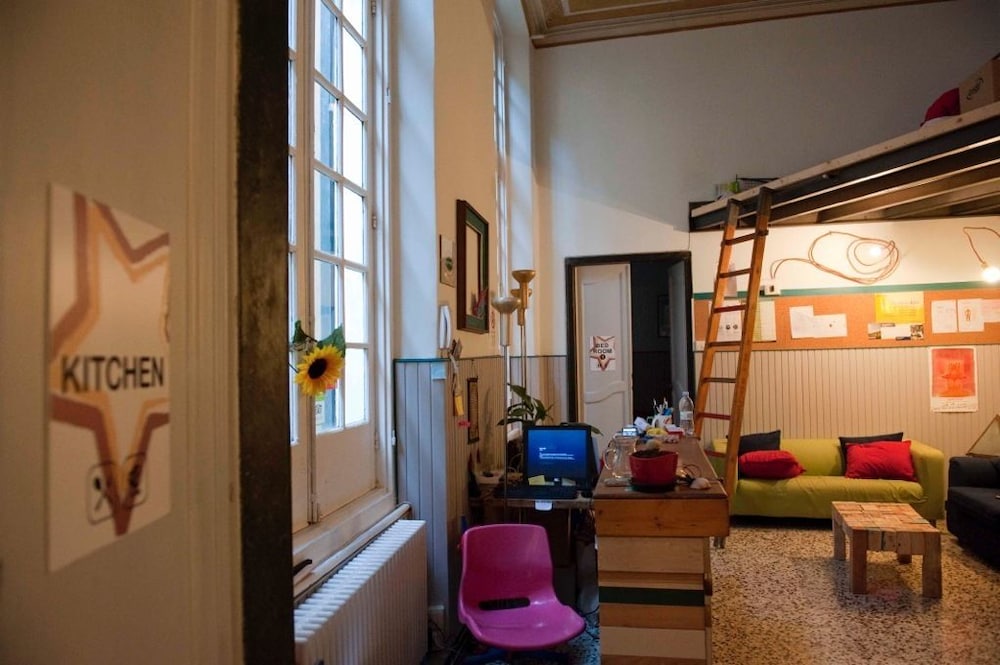 ostellin genova hostel